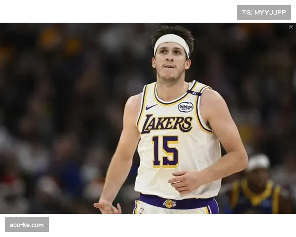 湖人新星里夫斯开季表现出色，连续25+场次追平多位队史传奇